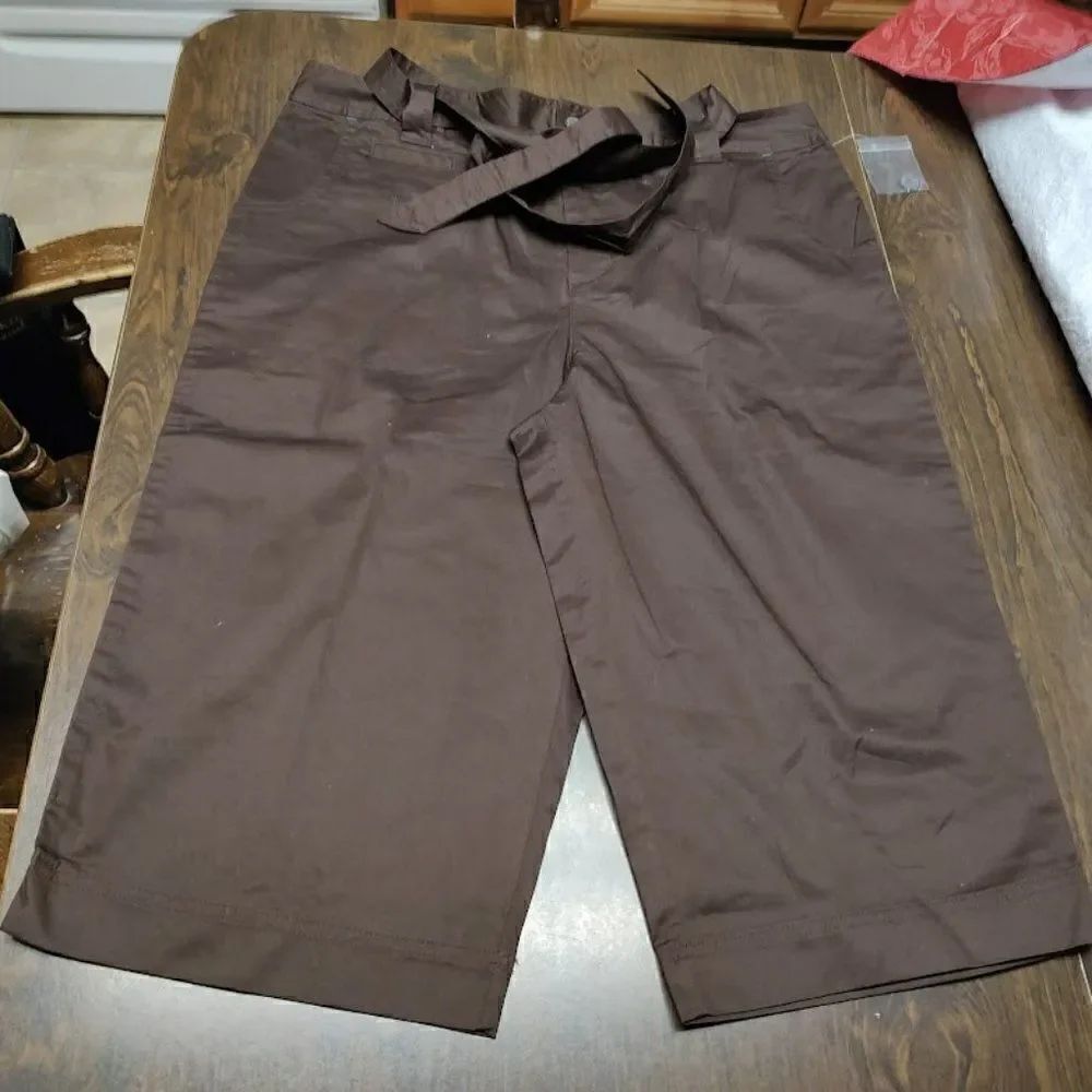 New white stag stretch brown capri pants size women's 14 average